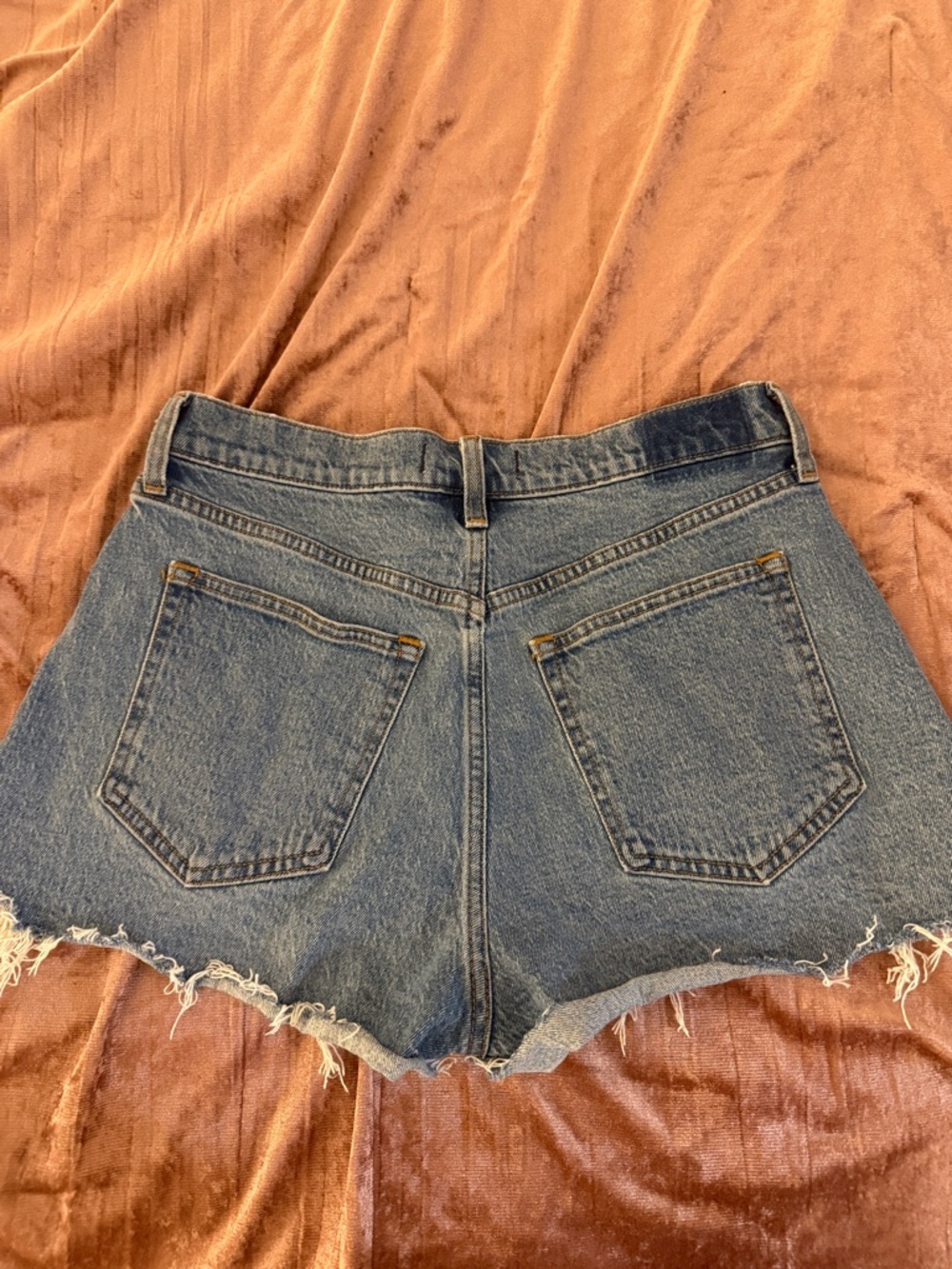 Abercrombie & Fitch Distressed Medium Blue Denim The Mom Short High Rise - Picture 3 of 3